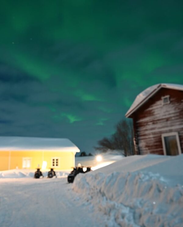 Schneemobil Reise Lappland Perfect Tours (105)