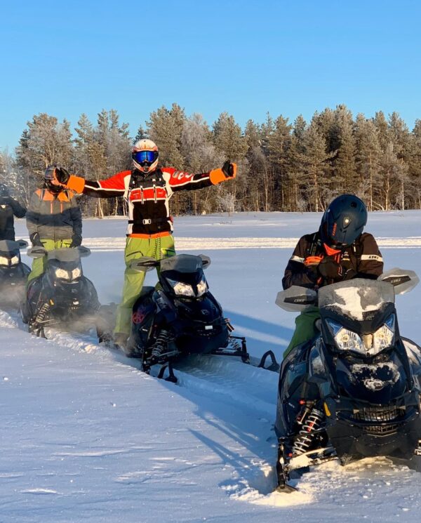 Schneemobil Reise Lappland Perfect Tours (41)