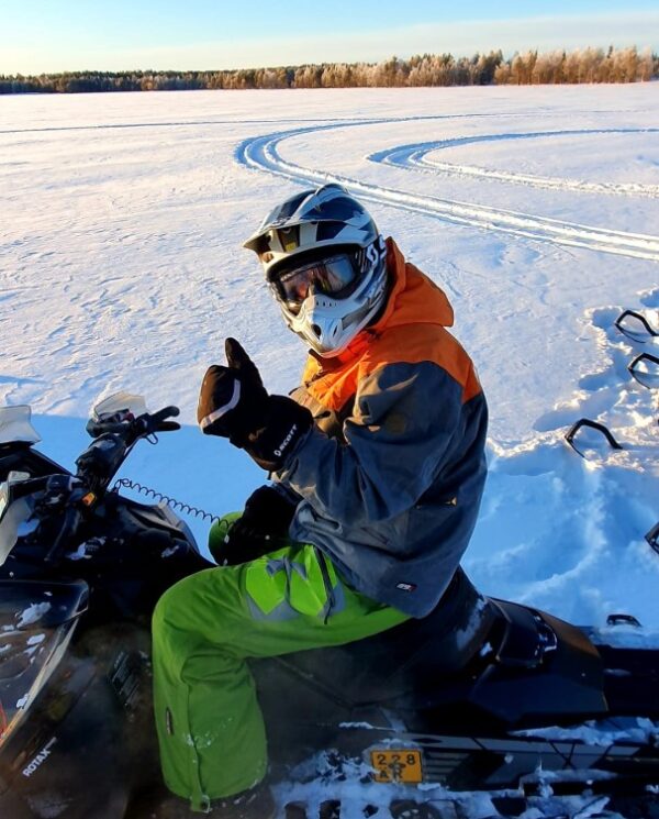 Schneemobil Reise Lappland Perfect Tours (63)