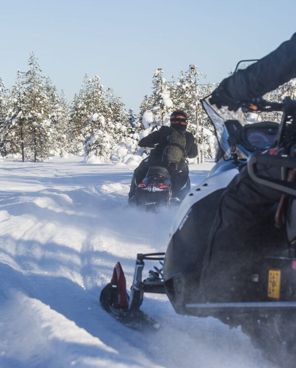 Schneemobil Reise Lappland PerfectTours (1)