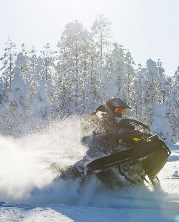 Schneemobil Reise Lappland PerfectTours (4)