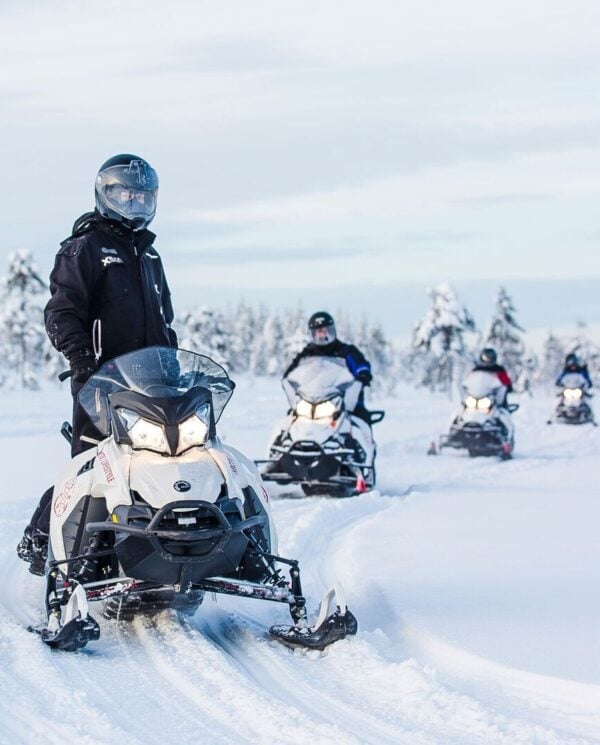 Schneemobil Reise Lappland PerfectTours (16)