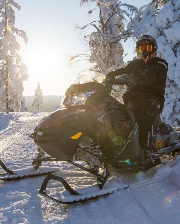 Schneemobil Reise Lappland PerfectTours (17)